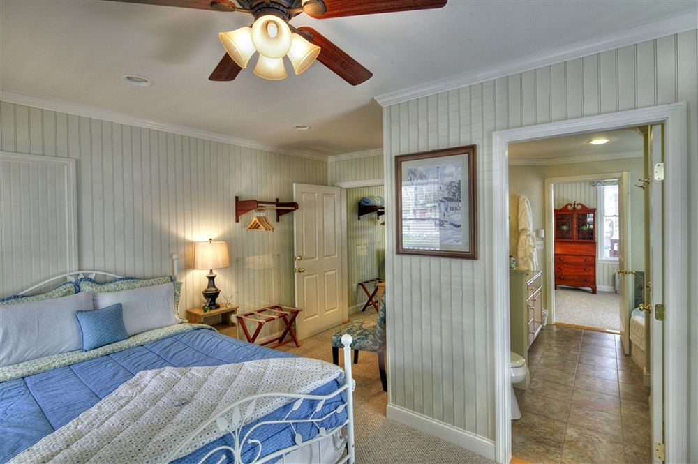 Harborage Inn On The Oceanfront ブースベイハーバー エクステリア 写真