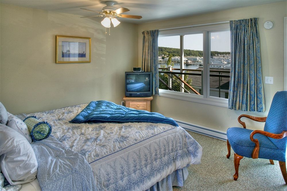 Harborage Inn On The Oceanfront ブースベイハーバー エクステリア 写真